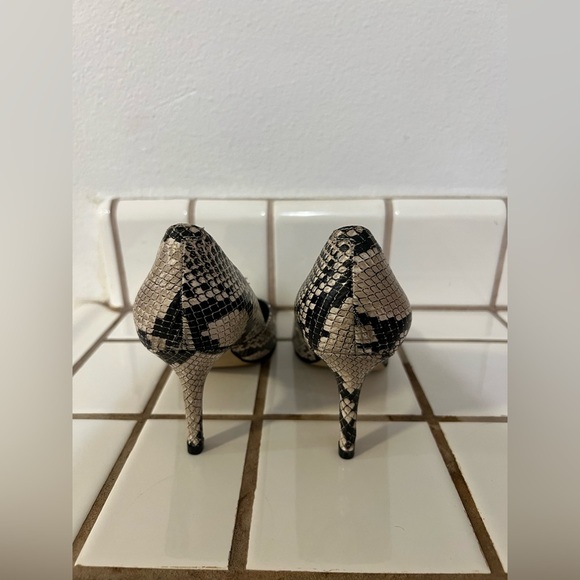 Marc Fisher Tuscany 2 Black Multi Snake Pointed Toe Pumps - Picture 6 of 8
